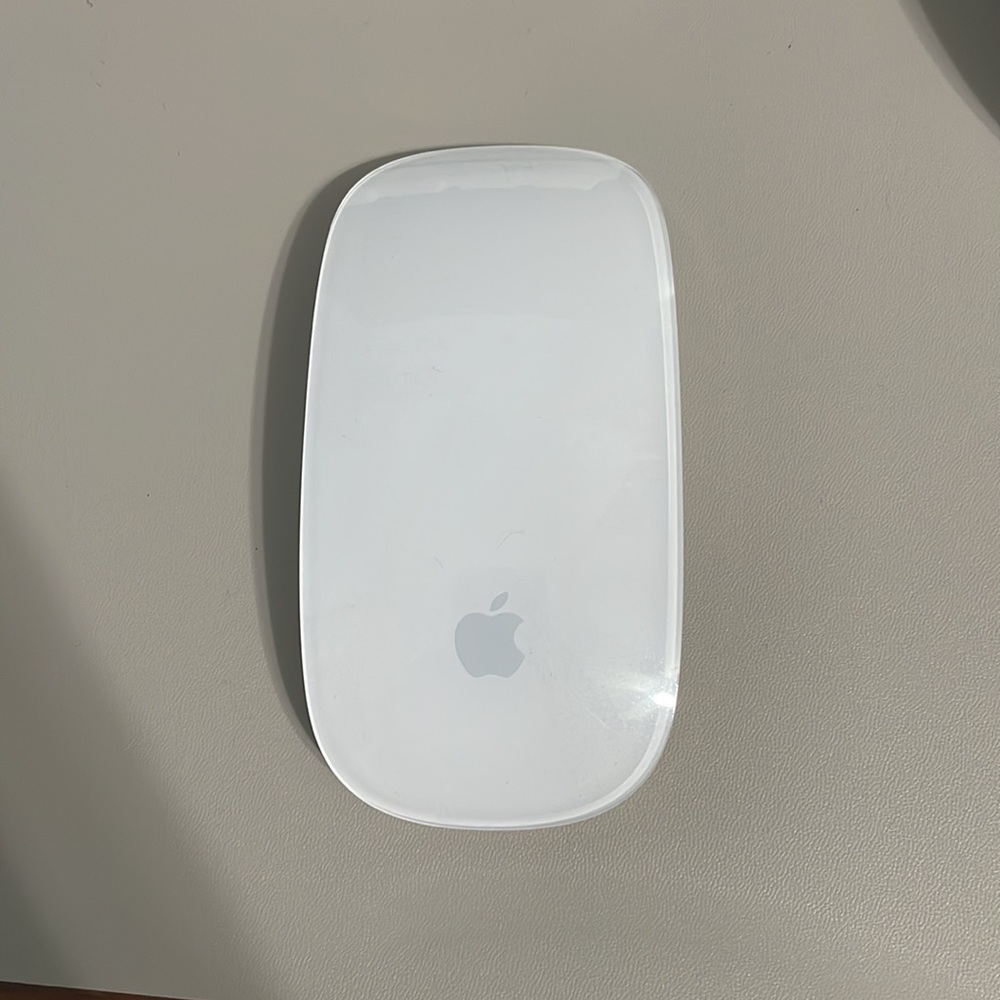 Apple Magic Mouse - Picture 2 of 3